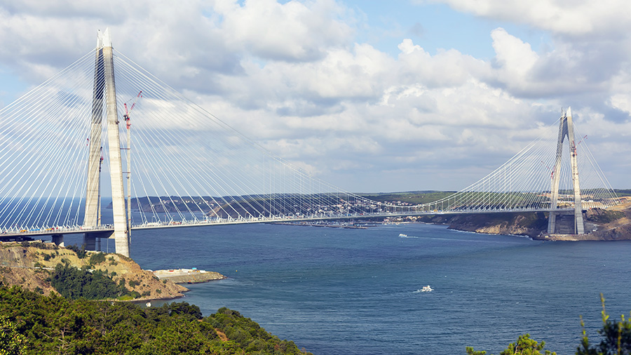 Le 3ème pont du Bosphore en Turquie, avec l'expertise aérodynamique du CSTB